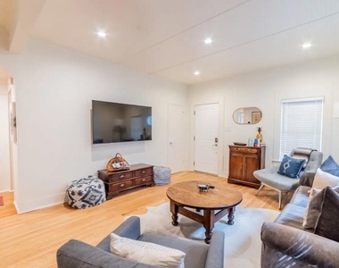 1503 Newton St - Photo Thumbnail 5