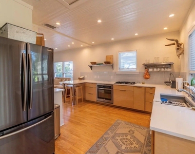 1503 Newton St - Photo Thumbnail 9