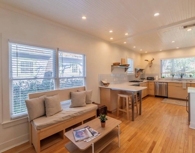 1503 Newton St - Photo Thumbnail 6