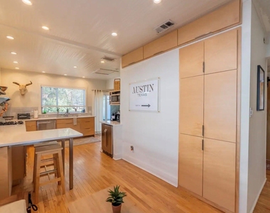1503 Newton St - Photo Thumbnail 7