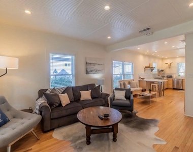 1503 Newton St - Photo Thumbnail 4