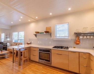 1503 Newton St - Photo Thumbnail 8