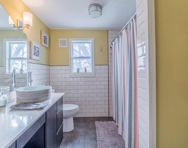 1503 Newton St - Photo Thumbnail 15