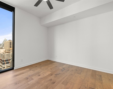 84 East Ave - Photo Thumbnail 3