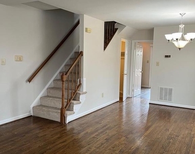 1533 Oronoco Street - Photo Thumbnail 3