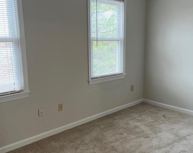 1533 Oronoco Street - Photo Thumbnail 9