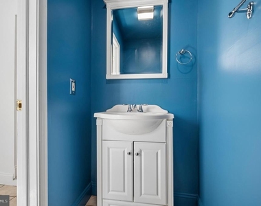 447 Dupont Street - Photo Thumbnail 11