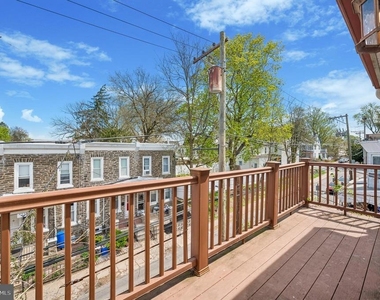 447 Dupont Street - Photo Thumbnail 22