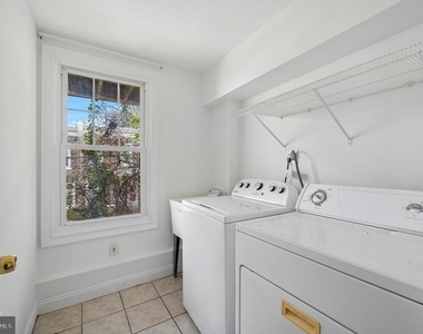 447 Dupont Street - Photo Thumbnail 14