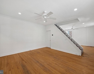 447 Dupont Street - Photo Thumbnail 5