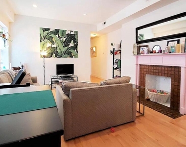 1311 Spruce Street - Photo Thumbnail 4