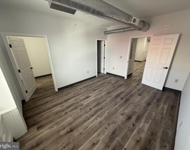 2513 Frankford Avenue - Photo Thumbnail 2