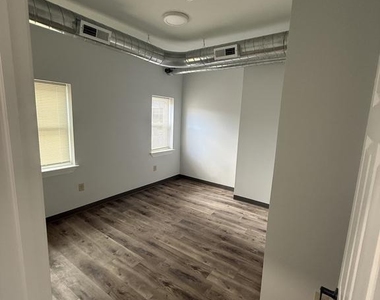 2513 Frankford Avenue - Photo Thumbnail 2