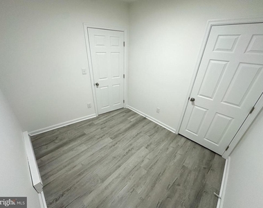 2153 W Grange Avenue - Photo Thumbnail 8