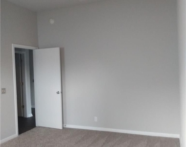 406 Ballentine Ct - Photo Thumbnail 8