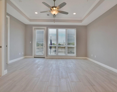 106 Bella Toscana Ave - Photo Thumbnail 7
