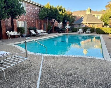 7920 Rockwood Ln - Photo Thumbnail 12
