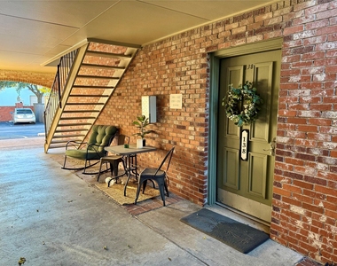 7920 Rockwood Ln - Photo Thumbnail 10