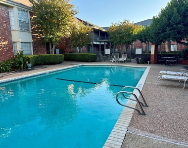 7920 Rockwood Ln - Photo Thumbnail 13