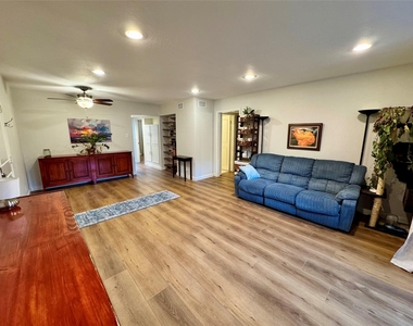7920 Rockwood Ln - Photo Thumbnail 39