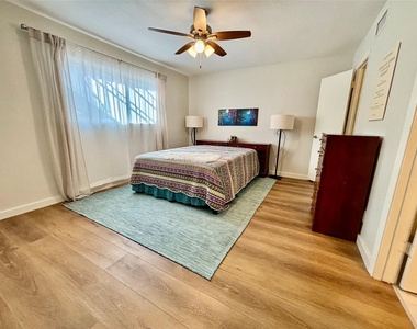 7920 Rockwood Ln - Photo Thumbnail 21