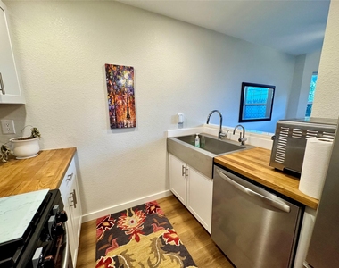 7920 Rockwood Ln - Photo Thumbnail 29