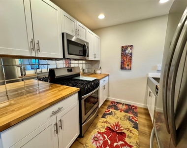 7920 Rockwood Ln - Photo Thumbnail 28