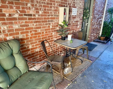 7920 Rockwood Ln - Photo Thumbnail 8
