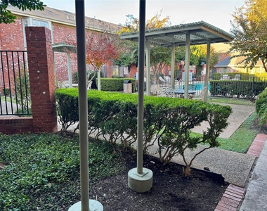 7920 Rockwood Ln - Photo Thumbnail 11