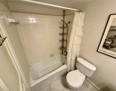 7920 Rockwood Ln - Photo Thumbnail 24