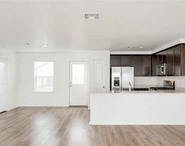 13520 Knights Branch Dr - Photo Thumbnail 6