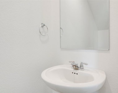13520 Knights Branch Dr - Photo Thumbnail 9