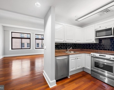 1500 Chestnut Street - Photo Thumbnail 6