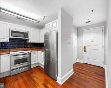 1500 Chestnut Street - Photo Thumbnail 7