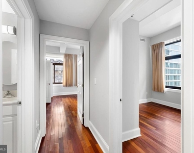1500 Chestnut Street - Photo Thumbnail 14
