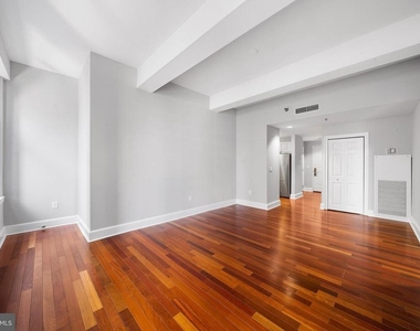 1500 Chestnut Street - Photo Thumbnail 2