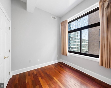 1500 Chestnut Street - Photo Thumbnail 16