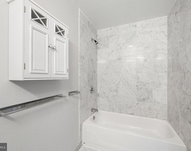 1500 Chestnut Street - Photo Thumbnail 12