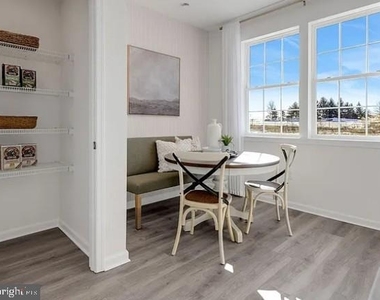 8328 Alexander Court - Photo Thumbnail 4