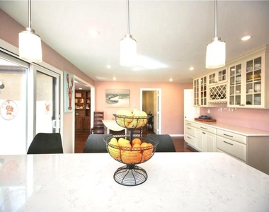 1120 Cymry Drive - Photo Thumbnail 6