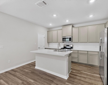 13817 Gilwell Dr - Photo Thumbnail 10