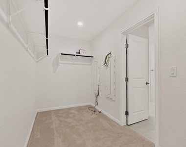 13817 Gilwell Dr - Photo Thumbnail 32