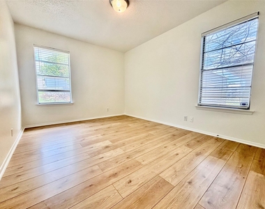 1708 Pennsylvania Ave - Photo Thumbnail 5