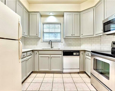 2100 San Gabriel St - Photo Thumbnail 1
