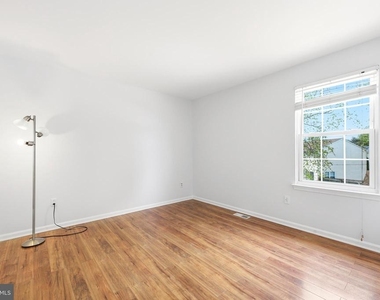 315 Catalano Lane - Photo Thumbnail 15