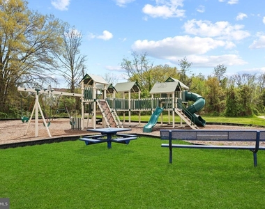 315 Catalano Lane - Photo Thumbnail 19