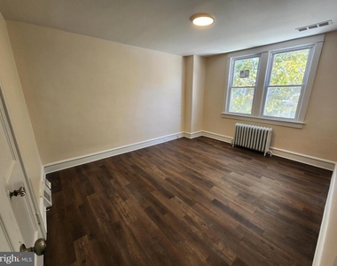 4621 Woodland Avenue - Photo Thumbnail 18