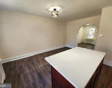 4621 Woodland Avenue - Photo Thumbnail 6