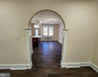 4621 Woodland Avenue - Photo Thumbnail 3