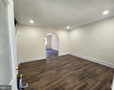 4621 Woodland Avenue - Photo Thumbnail 2